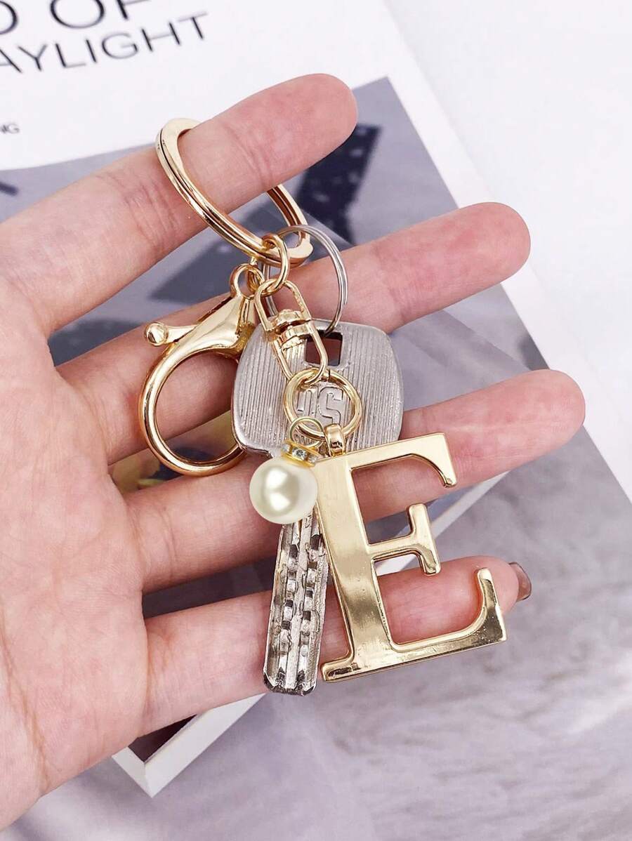 Elegant Metal Heart-Shaped Letter Keychain