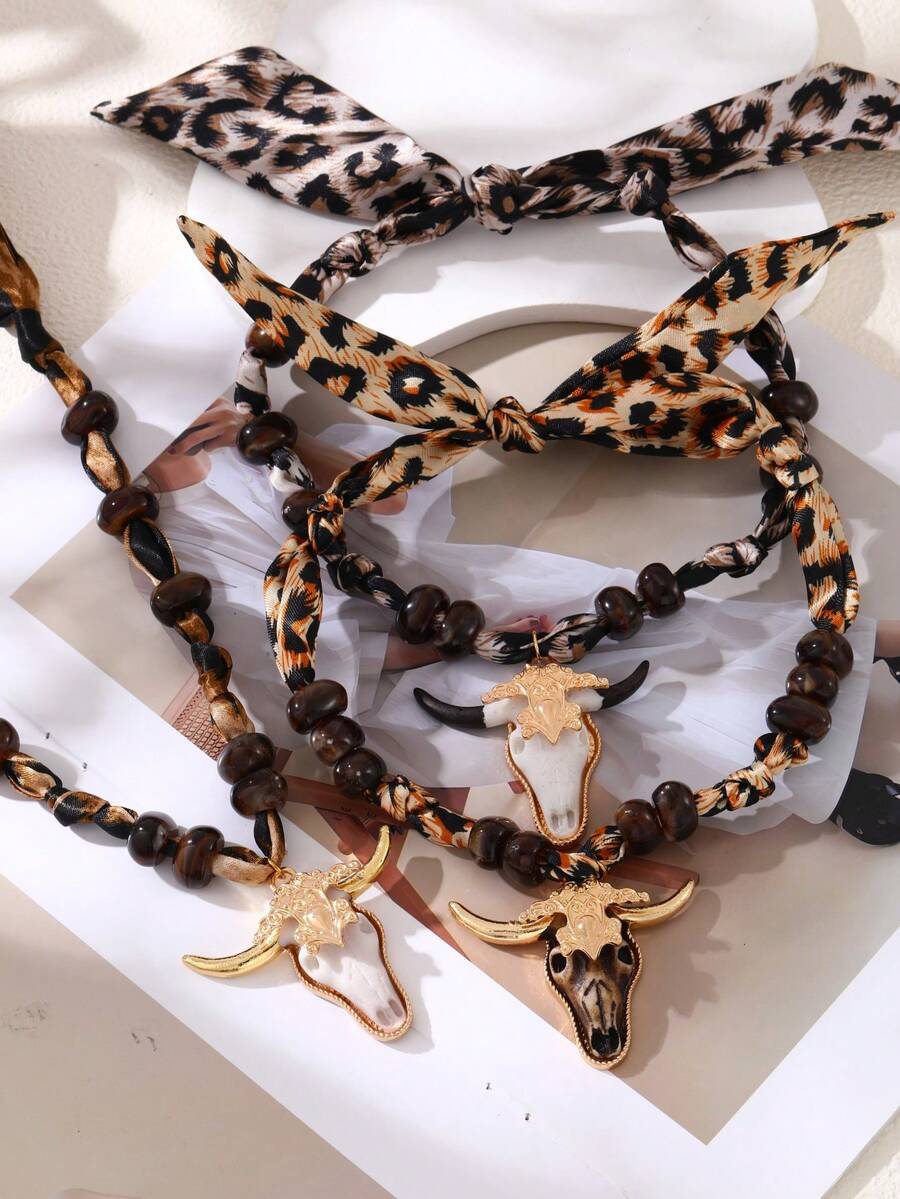 Gothic Style Fashionable Carved Bull Head Resin Bead Necklace
