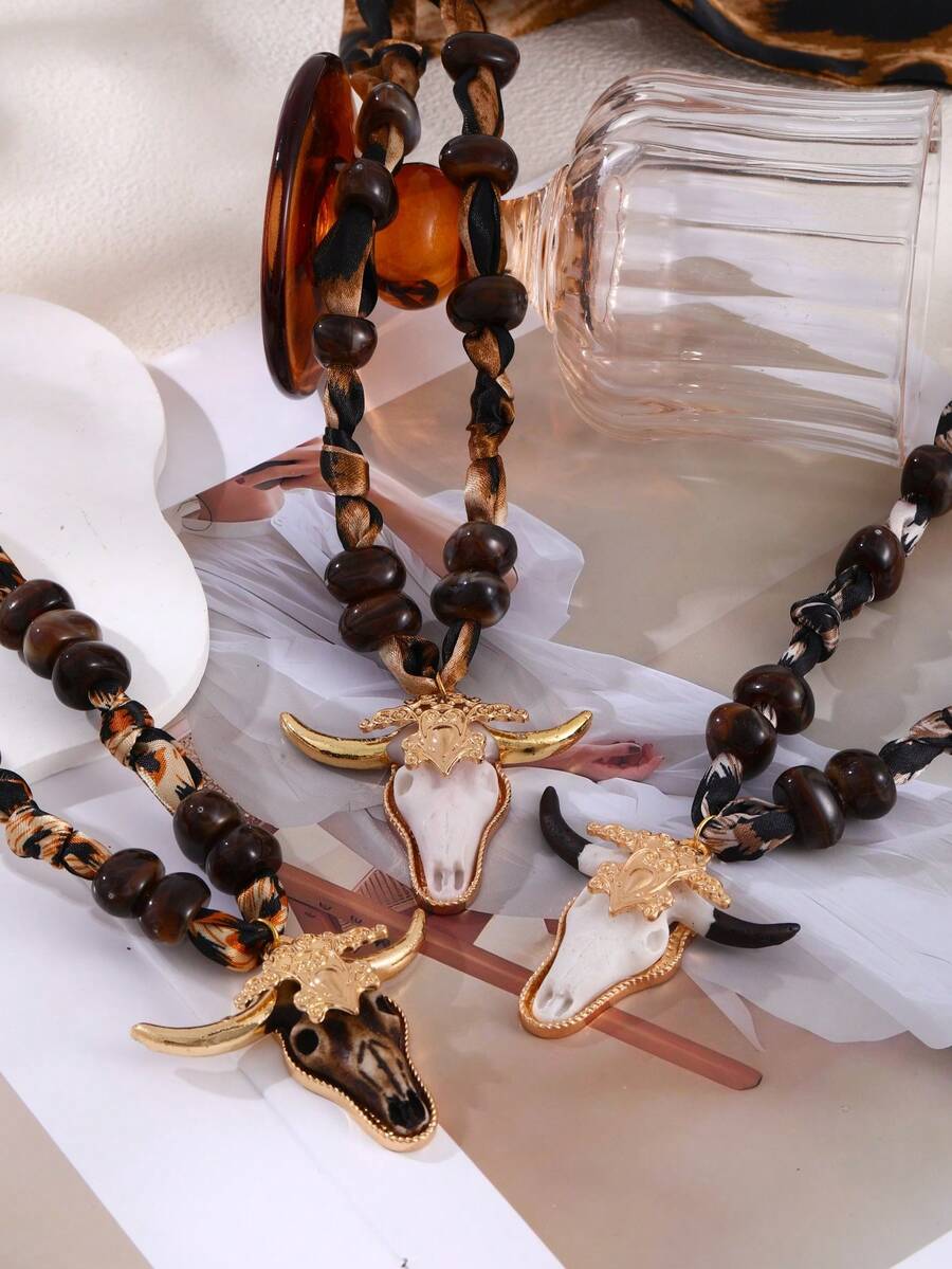 Gothic Style Fashionable Carved Bull Head Resin Bead Necklace
