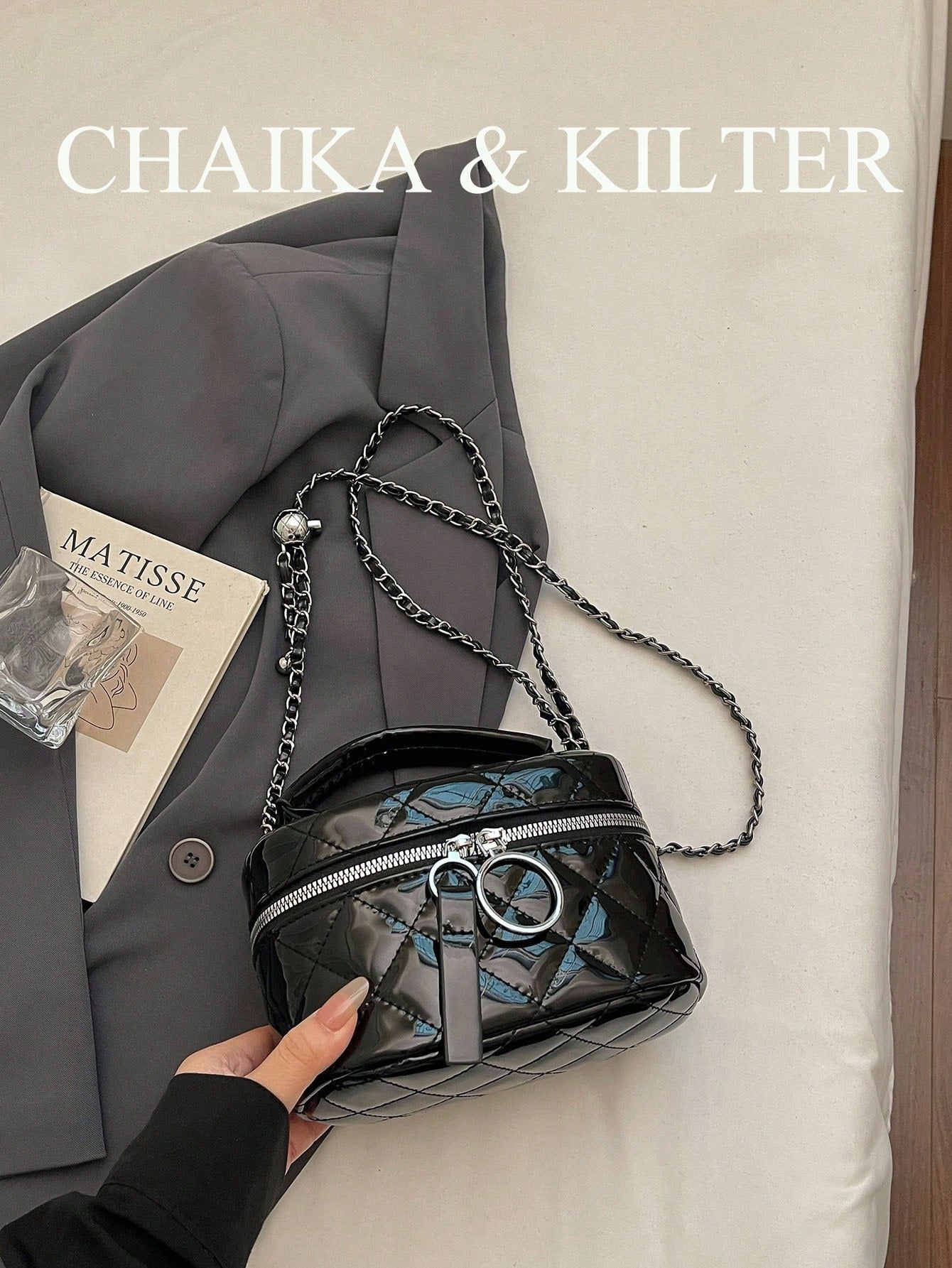Lightweight Quilted Chain Crossbody Bag